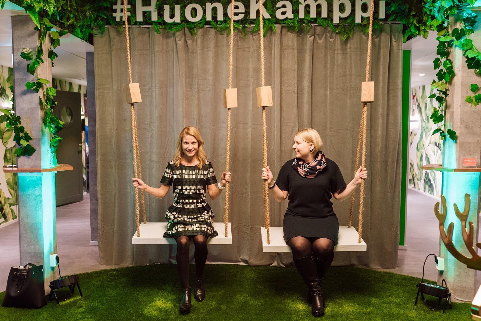 Puutarha ja keinut Huone Kamppi Grand Opening