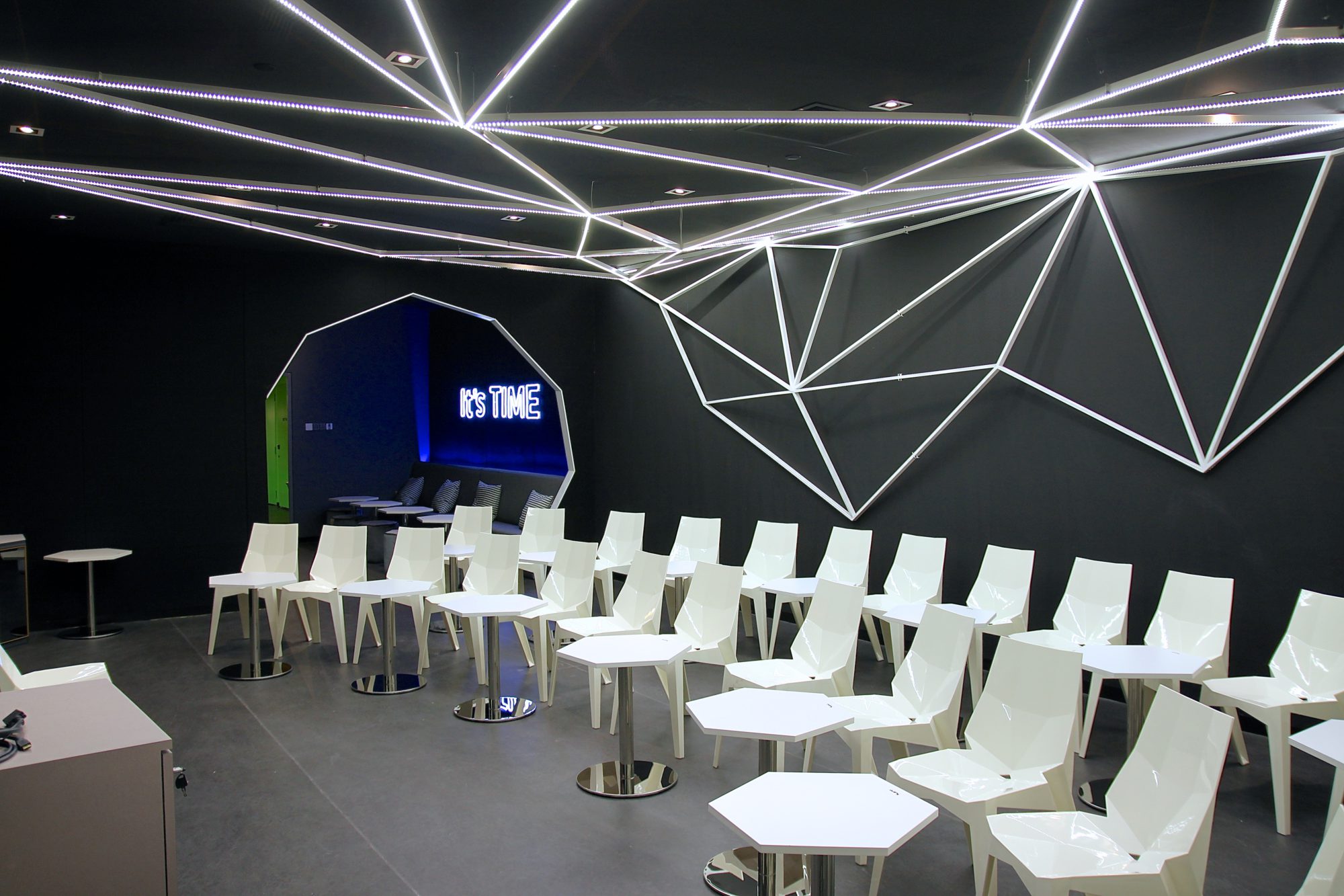 huone-singapore-business-events-time