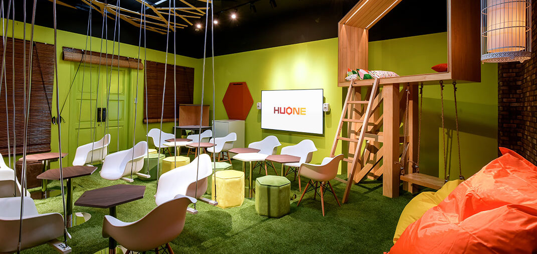 Huone Singapore Swing room