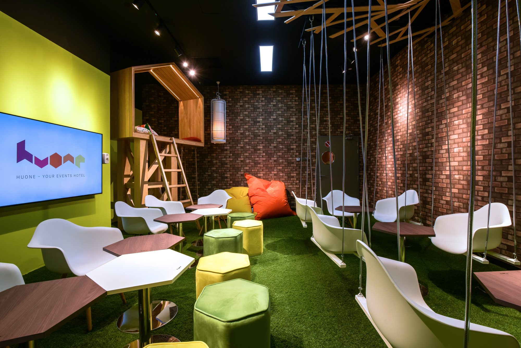 Swing Room - HUONE Singapore