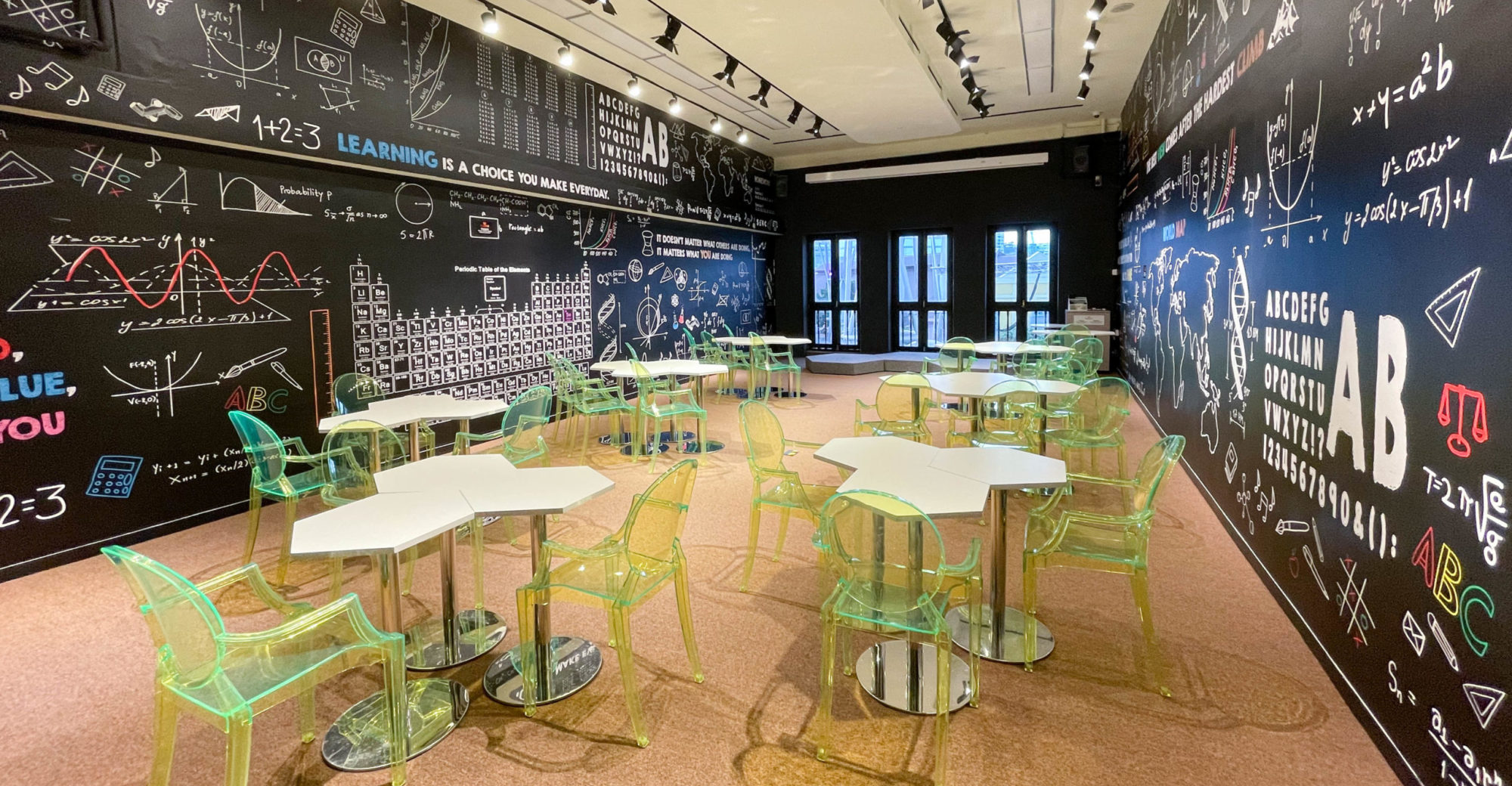 HUONE Singapore Runway room