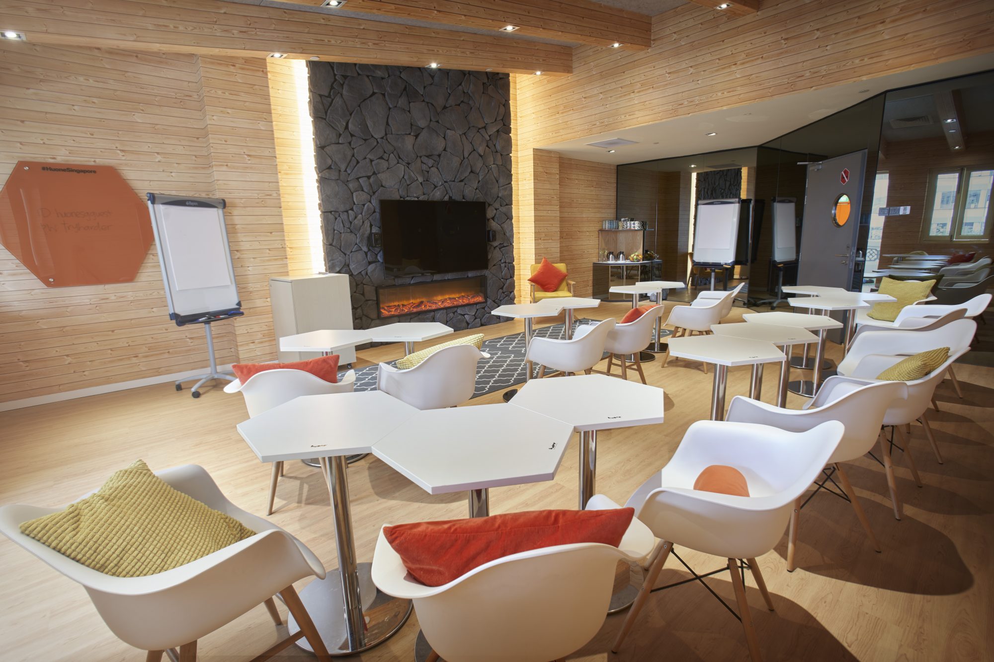 huone-singapore-meeting-venue-cottage