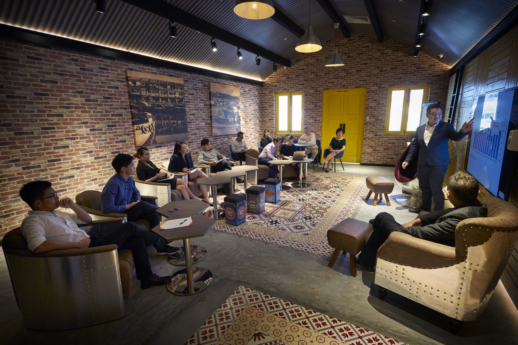 huone-singapore-conference-room-warehouse
