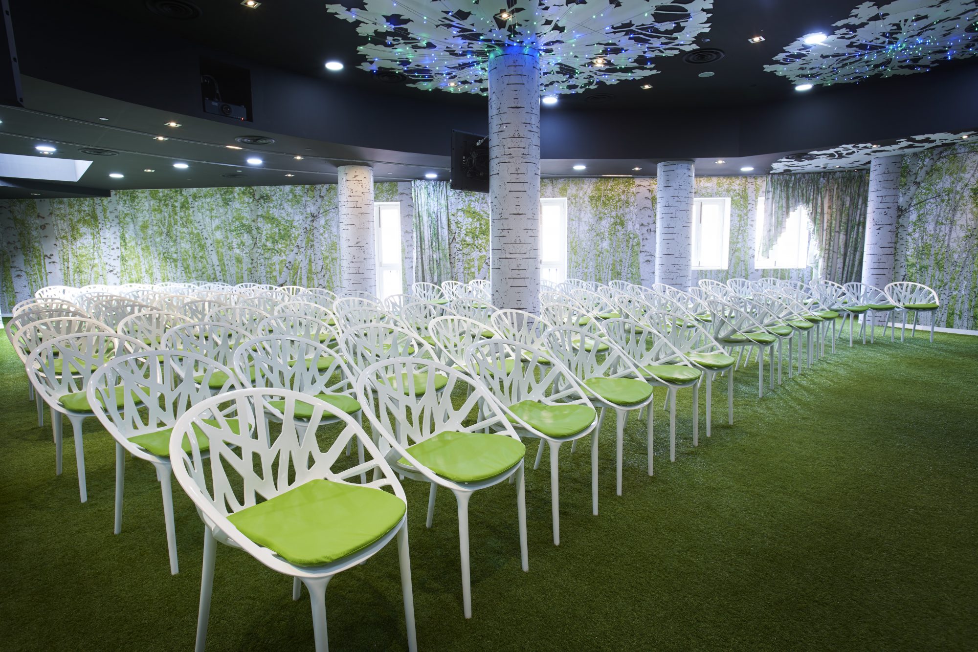 huone-singapore-meeting-conference-forest