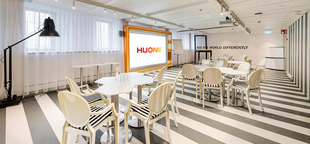 HUONE Kamppi Oversized_group_new logo_1 (1)
