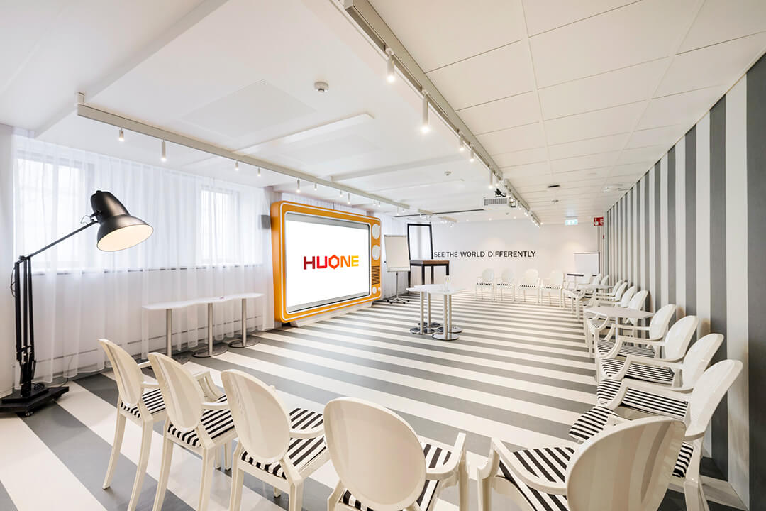 HUONE Kamppi Oversized_U-shape_new logo15 (1)