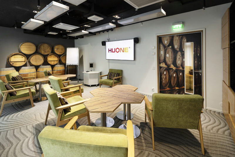 summer campaign huone Helsinki_wine room